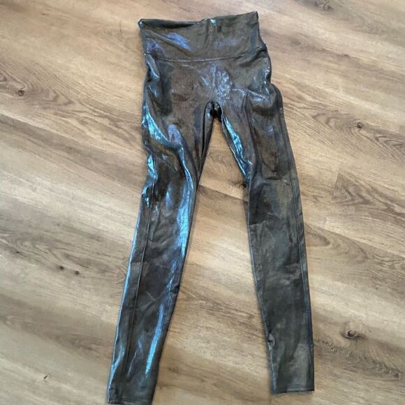 New SPANX Look At Me Now Seamless Spanx Crocodile Animal Print Legging M… - Picture 1 of 7